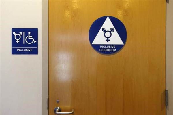 Obama plans on making all bathrooms ‘gender-less’ before leaving office
